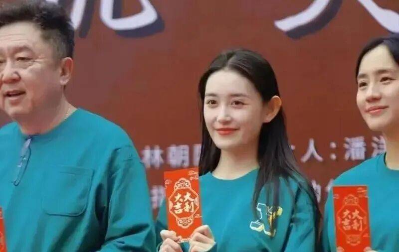 【2026.6.17】周柯宇私生活？王传君只拍电影？尤长靖《歌手》加成？电影《黑狗》？《破事精英3》没了？明星平时会有便秘？
