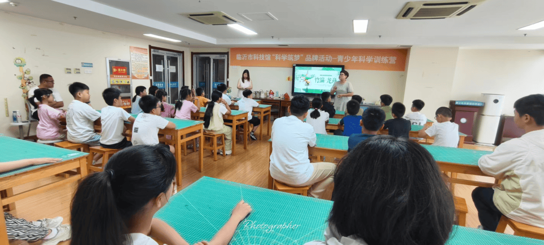 指尖造物·竹编龙舟 临沂市科技馆“科学筑梦”端午主题活动圆满开展
