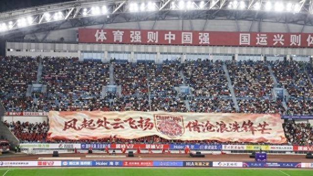 今年苏超球场上，出现了一支来自上海的女足队