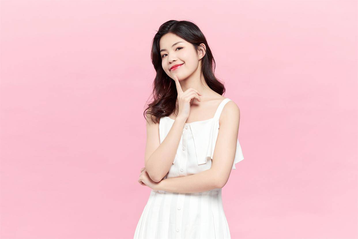原创            女人要是对有家的男人干了这么一件事，那就是想跨过界睡到一起了，男人别纠缠
