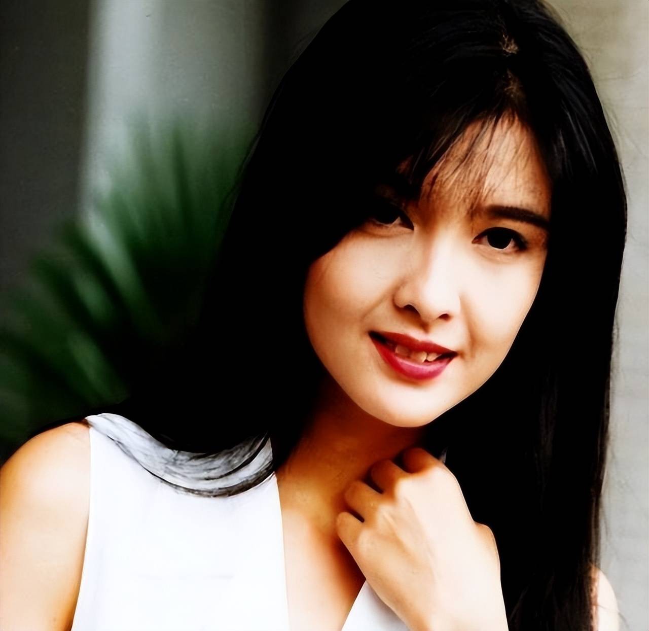 “清纯玉女”周慧敏：选择倪震此生无憾55岁无儿无女亦知足