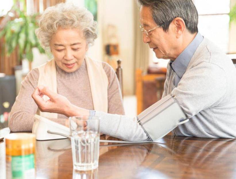 原创            轻度高血压150/95，不吃药也不管，5年后心和肾会变成什么样？