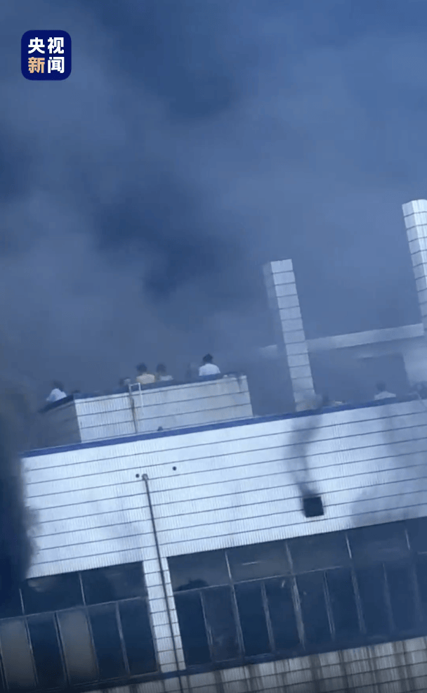福建晋江辉腾鞋厂突发火灾：占地面积超60亩，年产量约300万双，工商参保仅12人