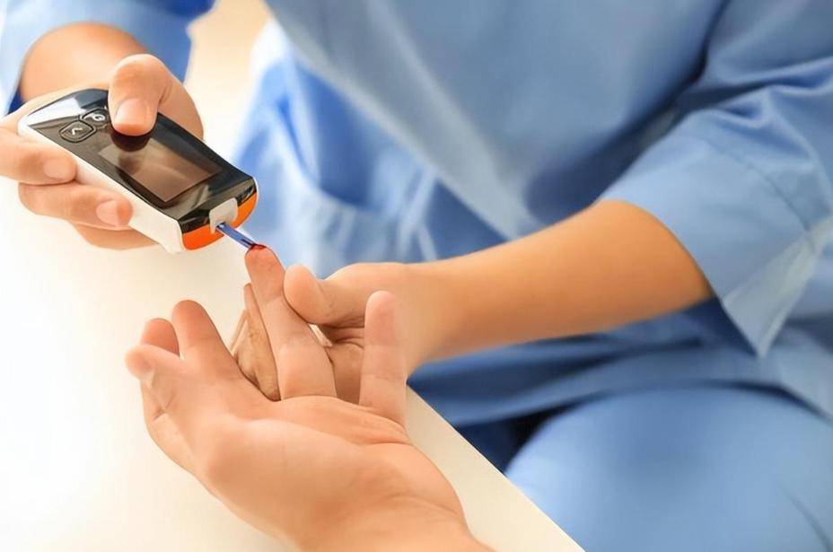 原创            医生告诫：若是确诊糖尿病，这3物马上停止食用，别害了自己