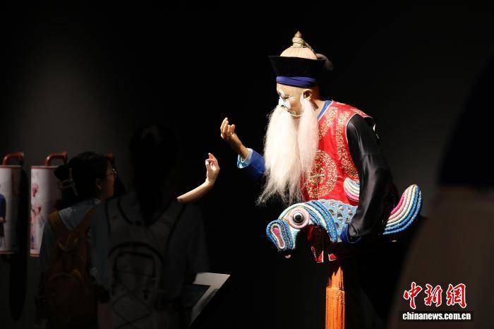 陕西西安：暑期游升温 秦腔艺术博物馆迎游客