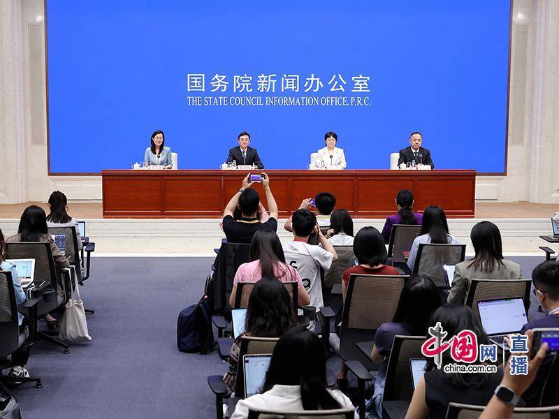工信部:我国人工智能开源大模型全球累计下载量突破100亿次