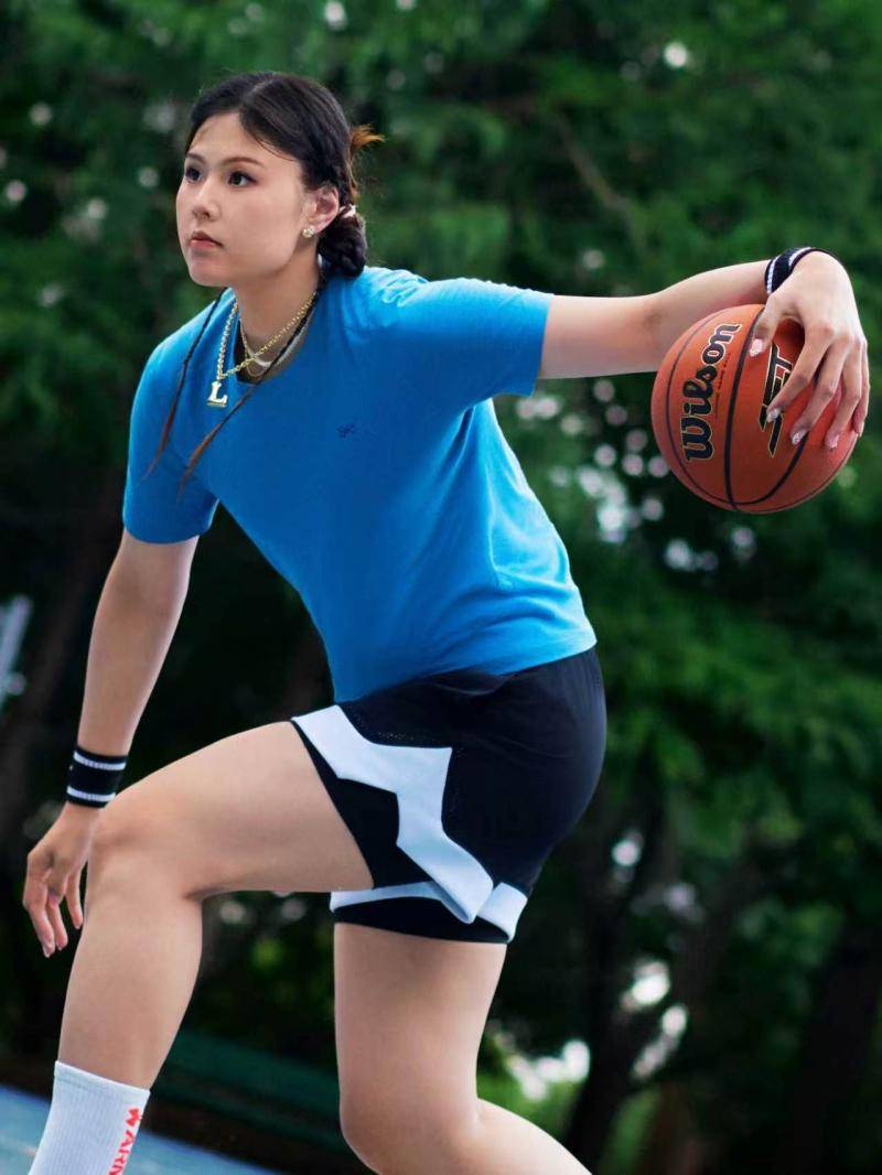 中国女篮中锋李月汝加入安德玛全球精英运动员阵容