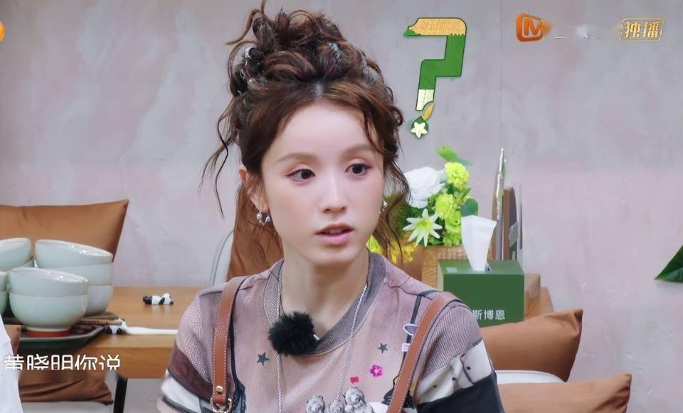 黑红也是红？这届《中餐厅10》把她送上神坛