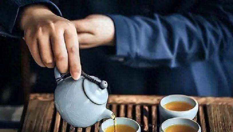 原创            医生发现：喝茶不要太淡，茶喝的越浓，老人会更长寿？是真的吗？