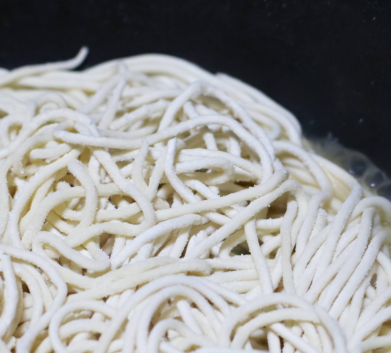 原创            夫妻两人长期吃“自制面条”，双双确诊胃癌，妻子后悔：都怪我