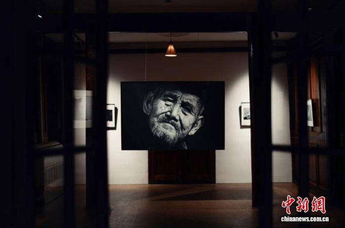 抗战老兵公益肖像展在浙江温州三垟湿地开幕