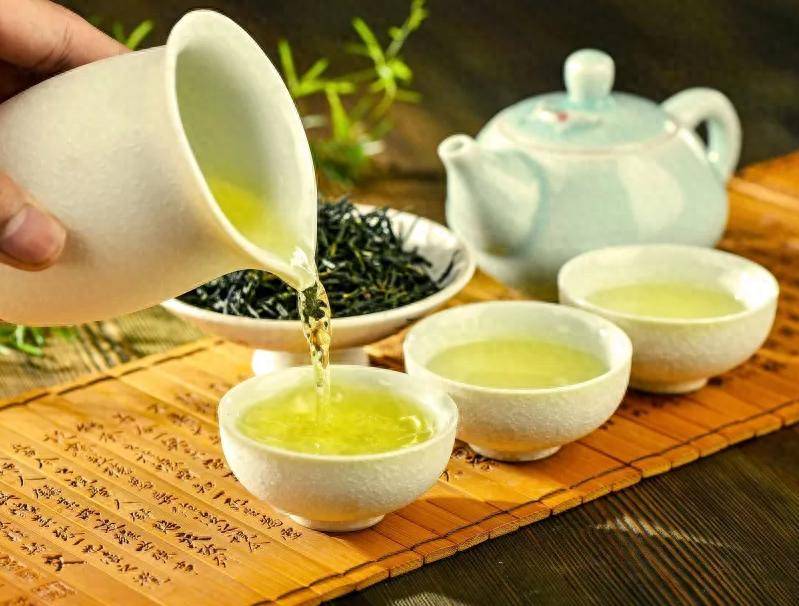 年轻人并非不喝茶，而是不想“学会喝茶”：中国茶正在悄悄变了
