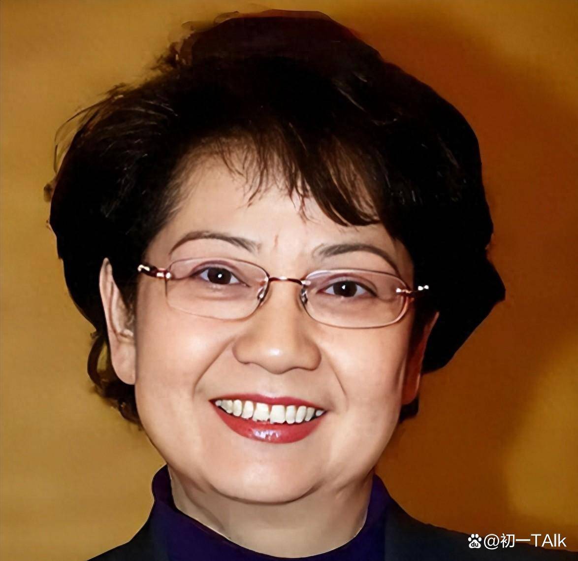 原创            李维康去世仅2天，私生活就被扒底朝天，原来她的处境和翁帆一样