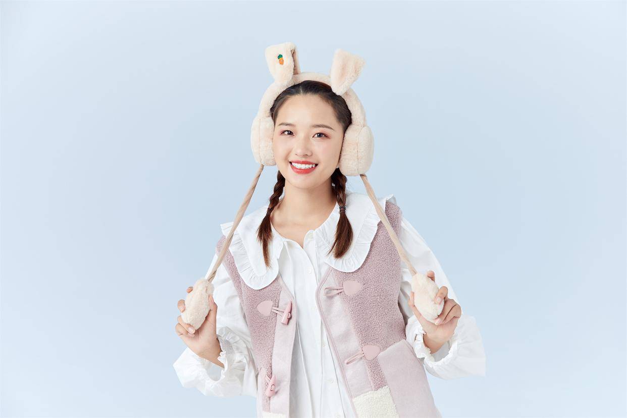 消费者称入住佛山一桔子水晶酒店后 发现床