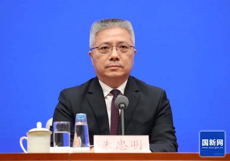 朱忠明任上海市代市长