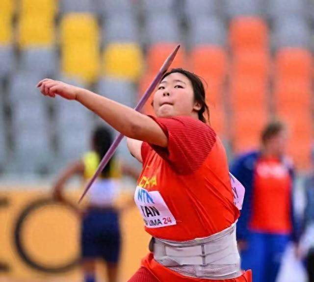 18岁严子怡68.42米破赛会纪录 五战全胜加冕钻石联赛总冠军