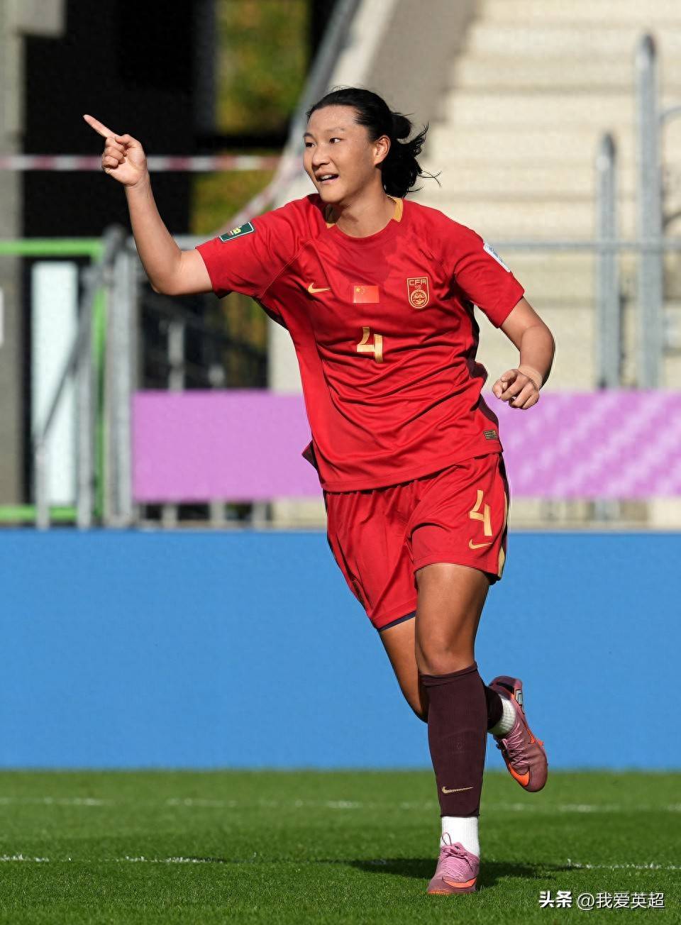 奇兵！20岁女足中卫改踢中锋12分钟戴帽+获MVP 她是津门虎国脚妹妹