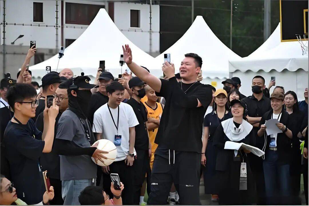 篮球