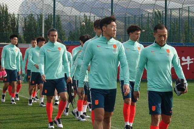 CCTV5直播！U23国足亚运首战朝鲜，首发11人浮现，全力冲击开门红