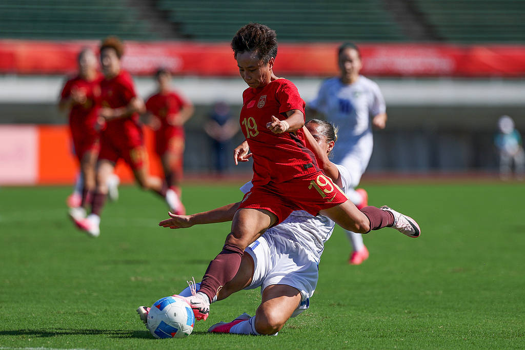 中国女足1比1战平乌兹别克斯坦，亚运前两场收获1胜1平