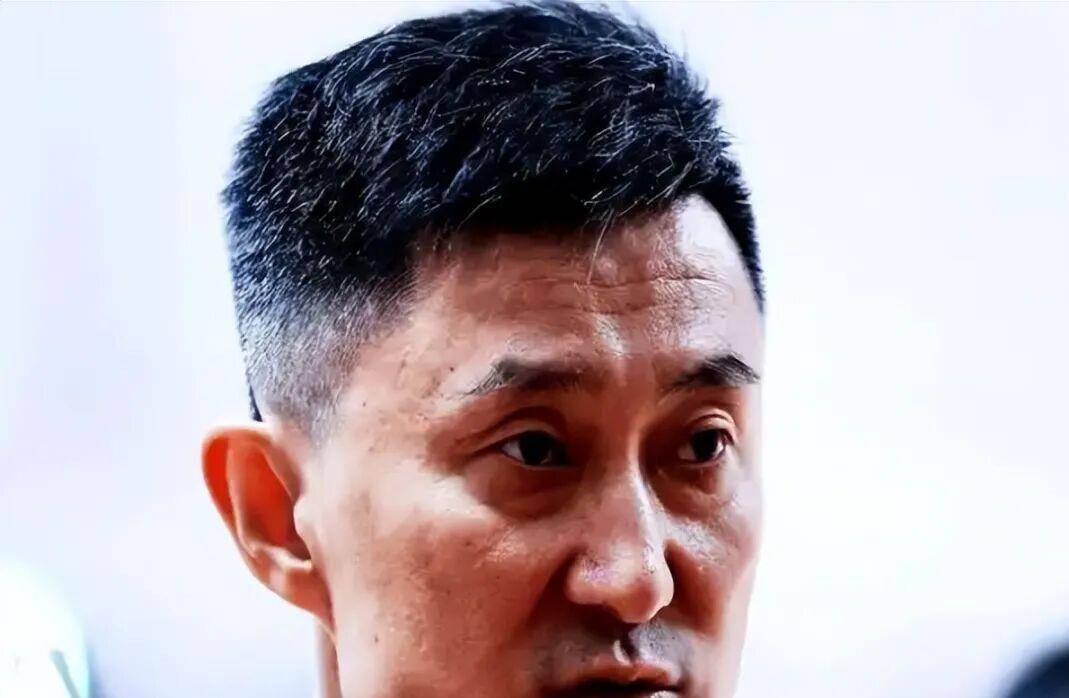 最新消息！萨姆纳续约薪资上调，陈海涛公布重要决定，杜锋被曝放弃千万年薪力挺宏远