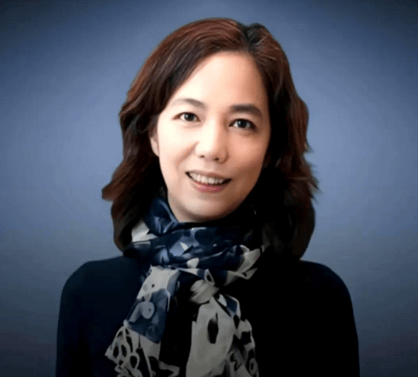 华裔科学家李飞飞称 10 年后人工智能普及，全球将只剩下两类劳动，如何理解？
