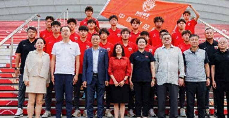 喜讯！上港这批小将扎堆去了欧塞尔俱乐部留洋深造，未来值得期待
