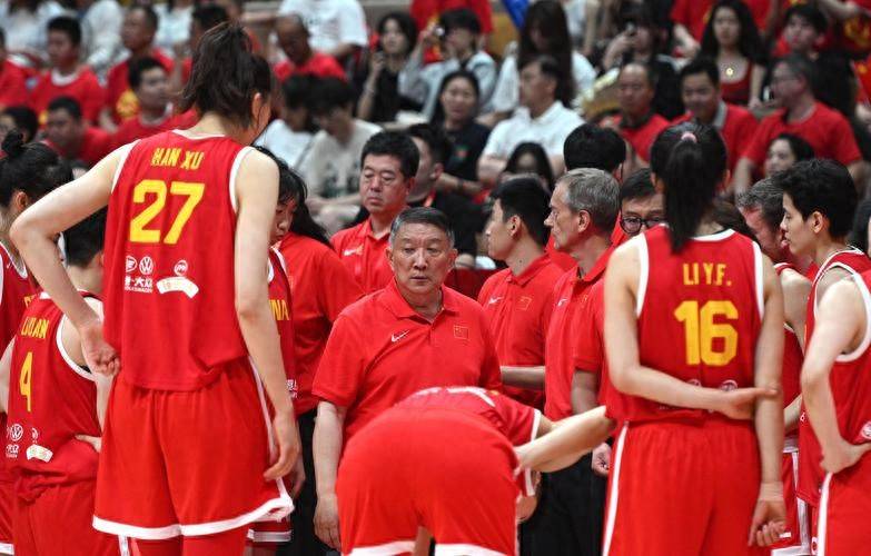 亚运之夜彻底炸了！女篮八强全部揭晓，中国女篮淘汰赛来了个硬茬