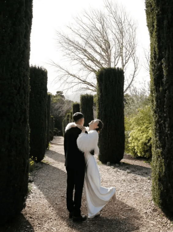 高以翔前女友官宣怀胎！晒海边孕肚照露幸福笑脸