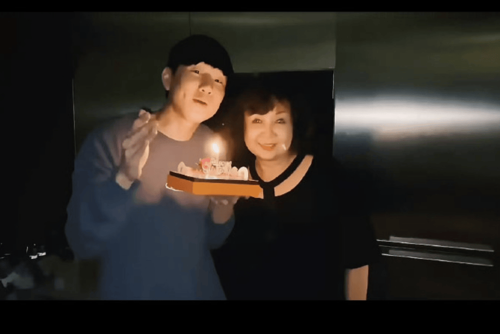 林俊杰与前女友合照疑曝光 女方暄和气质笑貌甜好意思